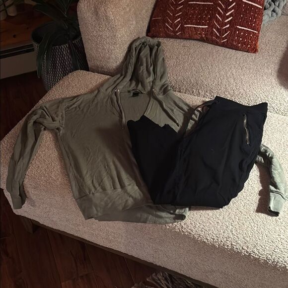 Victorias Secret Green Hoodie and Black Pants Set - Picture 1 of 15